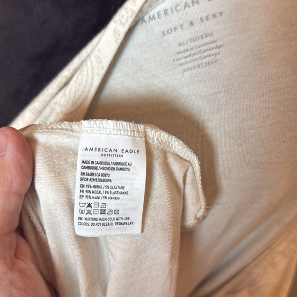 American EagleViscose Soft & Sexy Women’s XL V-Neck Paisley Bandana Print White - Picture 6 of 6